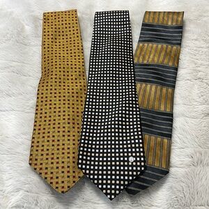 Bundle of ties